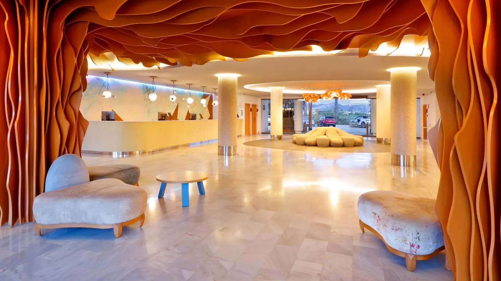 Grand Palladium White Island Resort & Spa Playa d'en Bossa 5*,