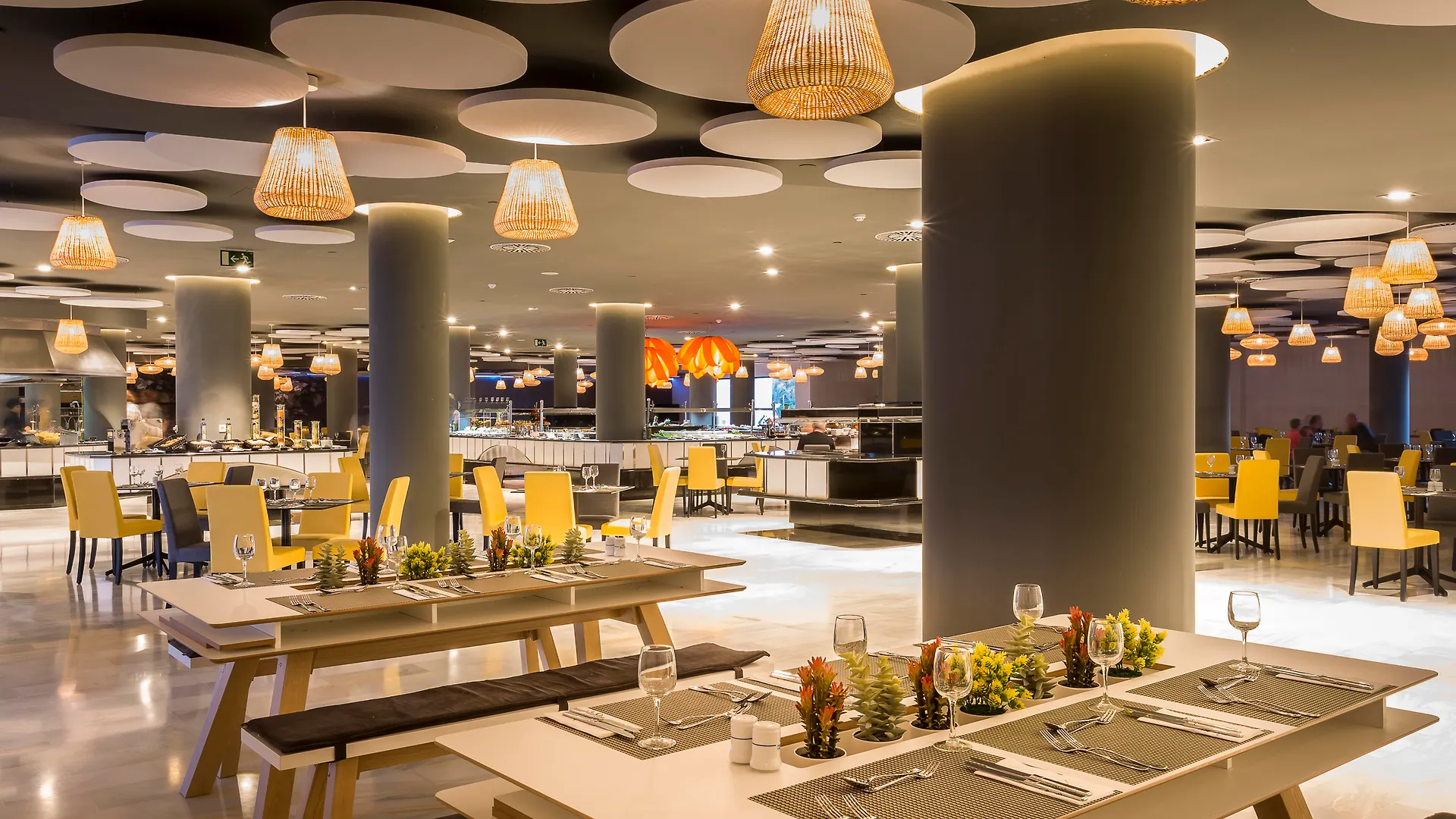 Grand Palladium White Island Resort & Spa Playa d'en Bossa Hotel